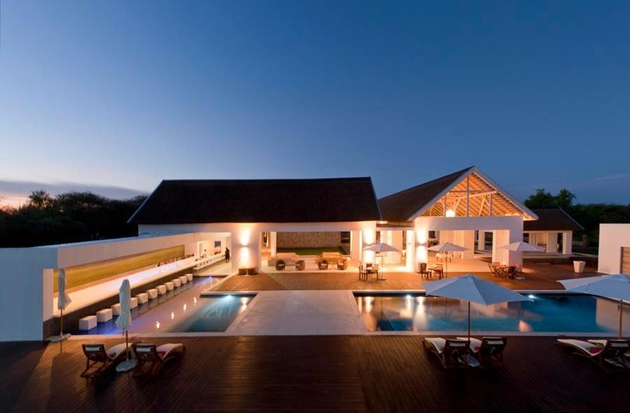 Emanya@Etosha Villa Namutoni Exteriör bild