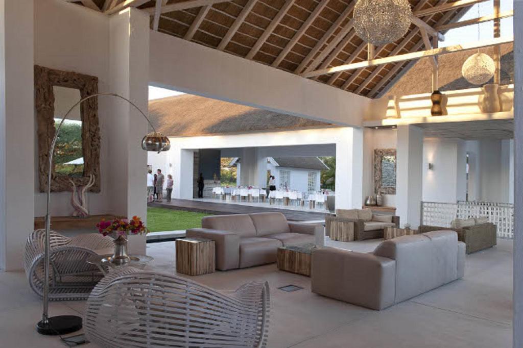 Emanya@Etosha Villa Namutoni Exteriör bild