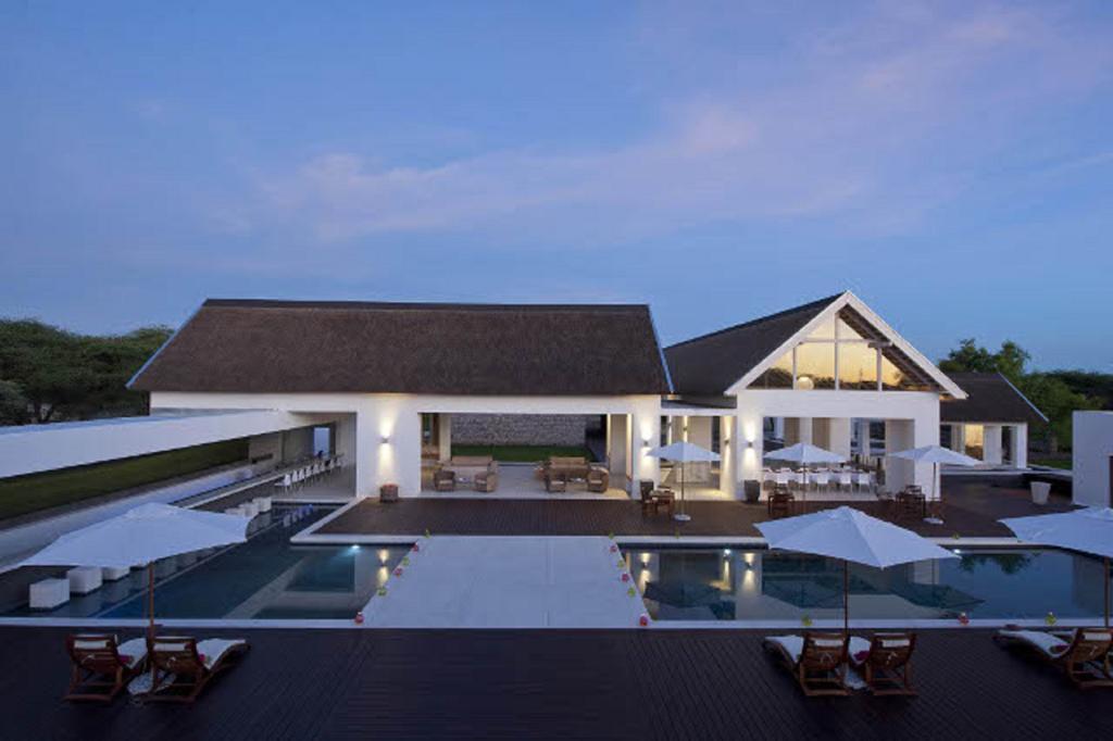 Emanya@Etosha Villa Namutoni Exteriör bild